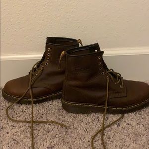 dr martens vintage brown
